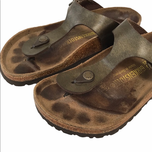 The BIRKENSTOCK Gizeh Thong Sandal Bronze Size 4 - Picture 9 of 16